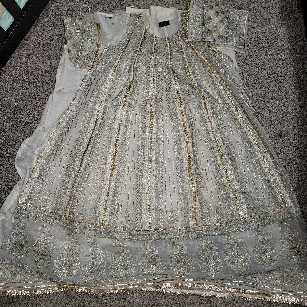 Bano Pakistani Designer Dress - Picture 5 of 12